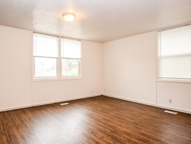 Building Photo - 626 E 700 N