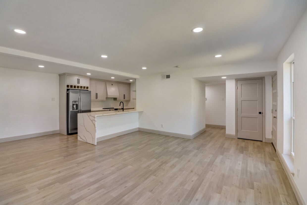 6060 Birchbrook Dr, Dallas, TX 75206 Townhome Rentals in Dallas TX