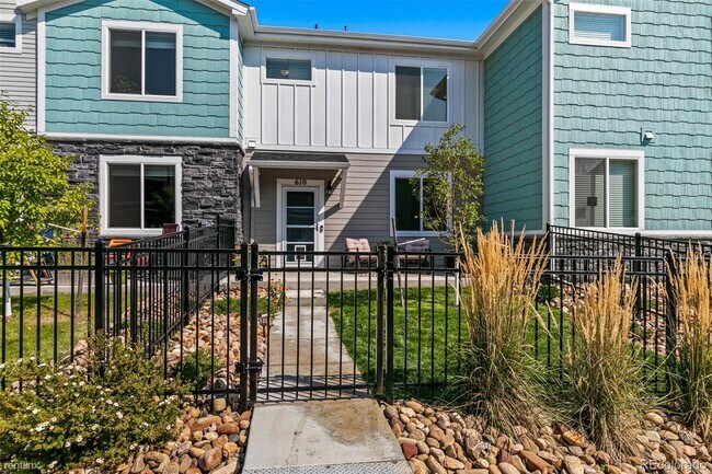 Building Photo - 3 br, 1 bath House - 610 Stonebridge Drive