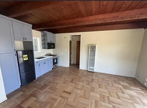 Building Photo - 2562 Francisco Blvd