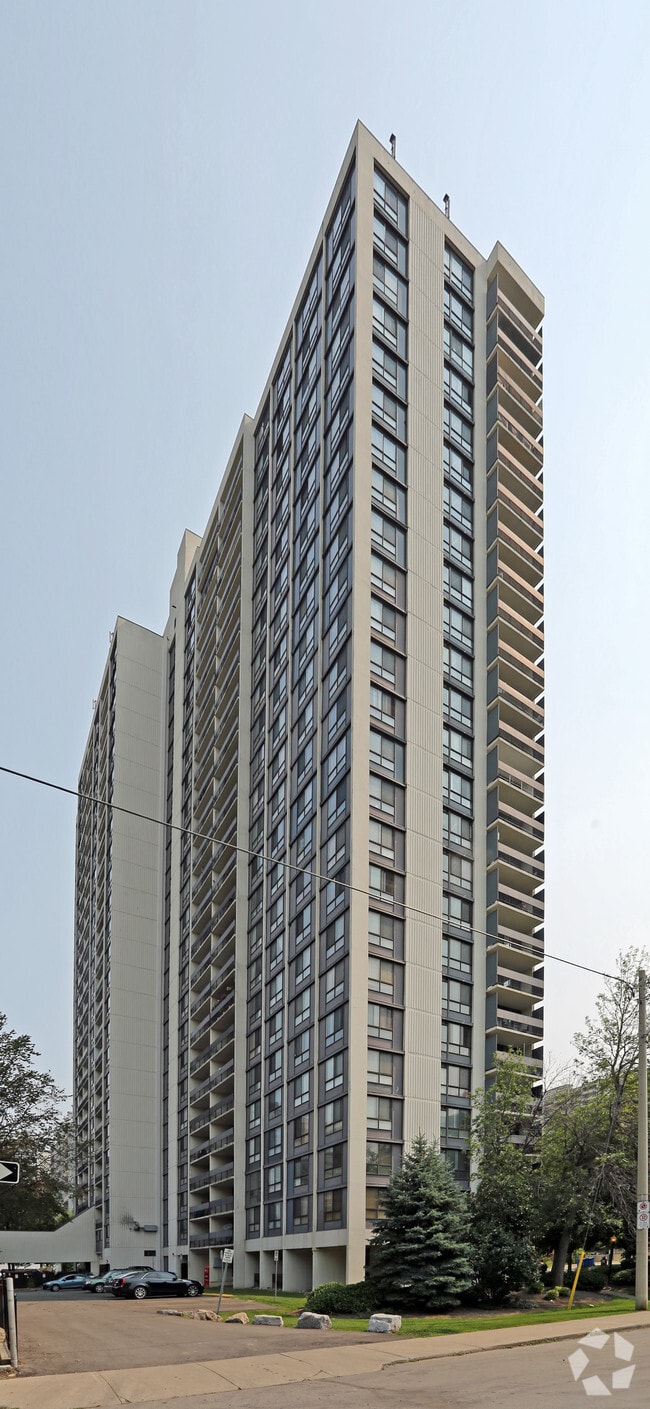 Building Photo - Bay 200