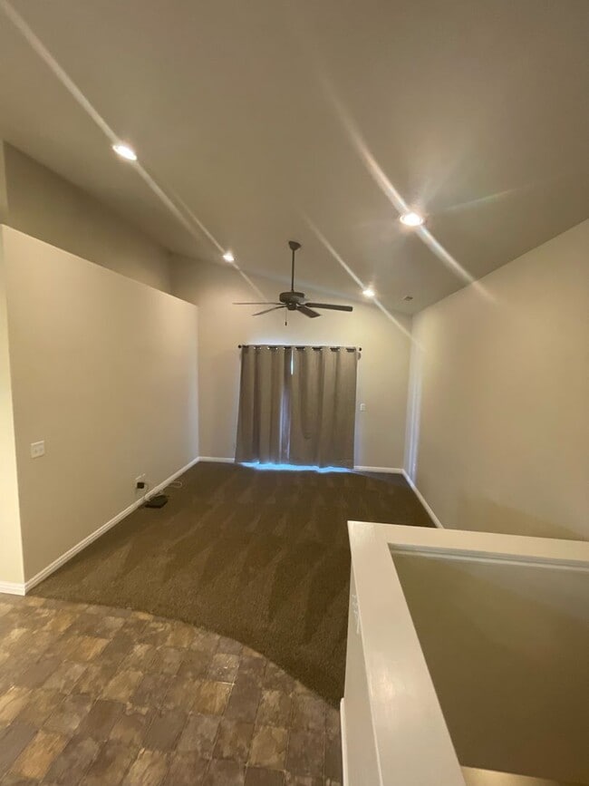 Building Photo - 1061 Canyon Meadow Dr