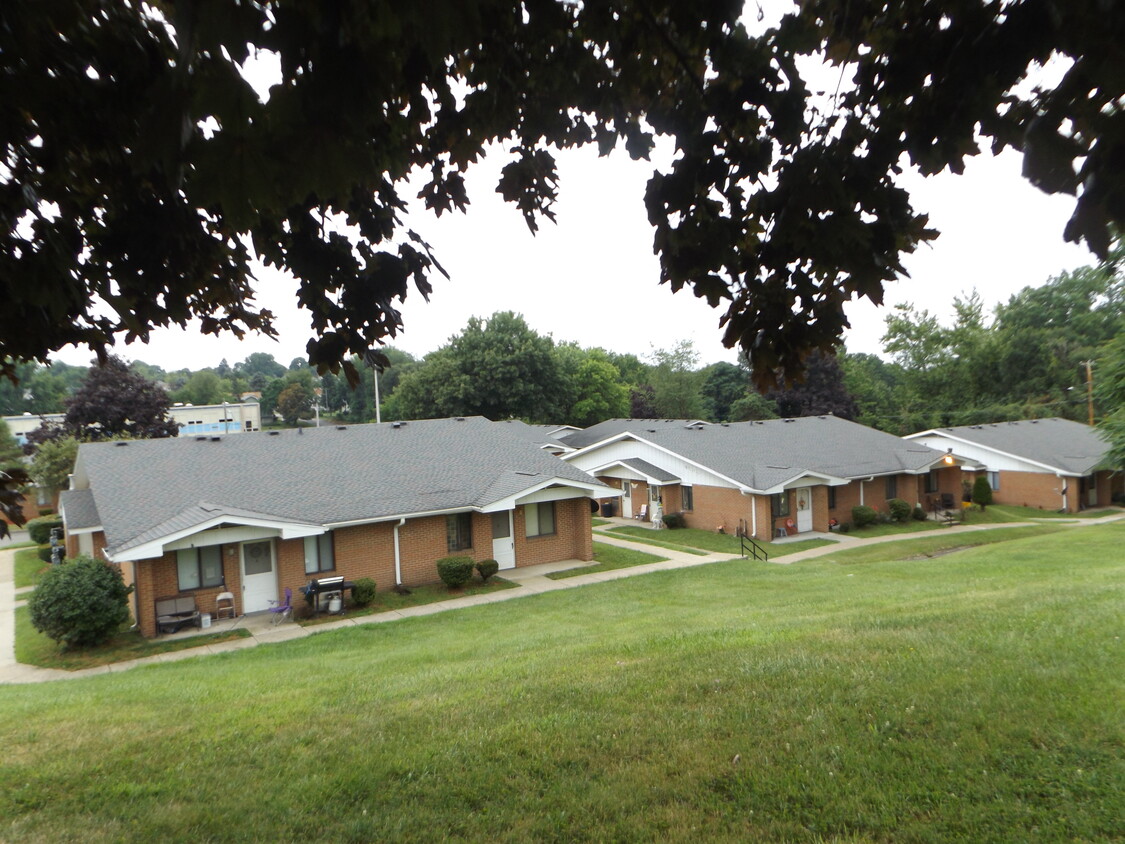 Primary Photo - Lavigne Manor