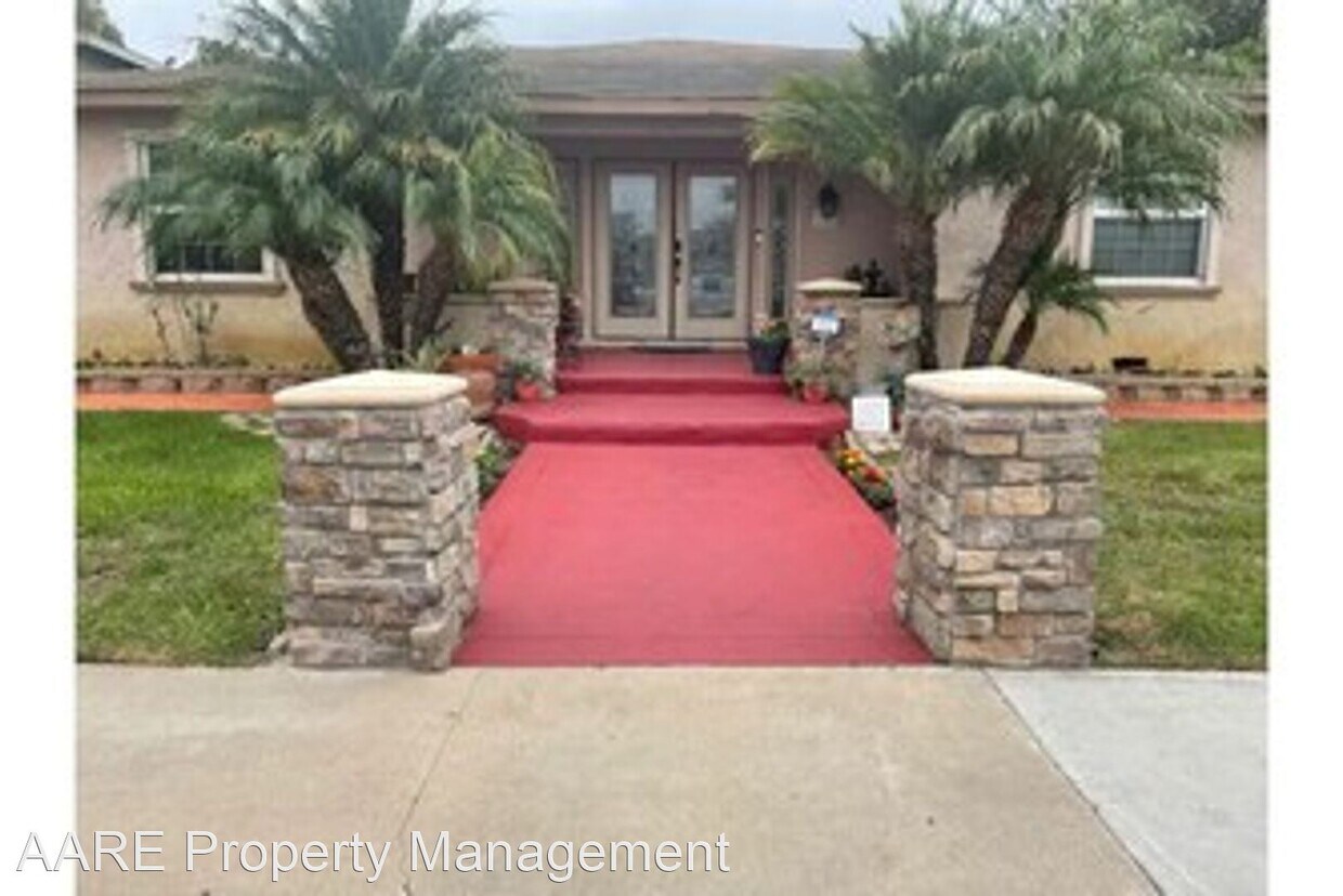 Primary Photo - 4 br, 2 bath House - 396 Sierra Way