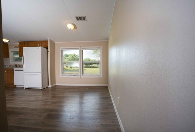 Building Photo - 3BR/2BA Mobile Home with 2 Acres in Weirsdale