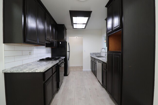 Foto del edificio - 1086 Springfield Dr