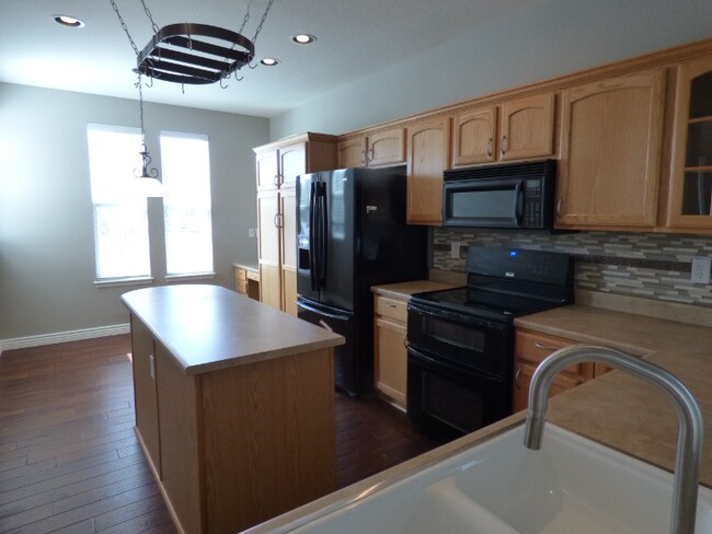 Foto del edificio - "Charming 3-Bed, 3-Bath Gem with 2604 Sq Ft of Comfort in Highlands Ranch!"