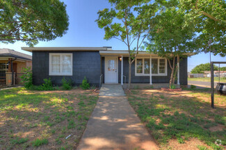 Building Photo - 3015 Bates St