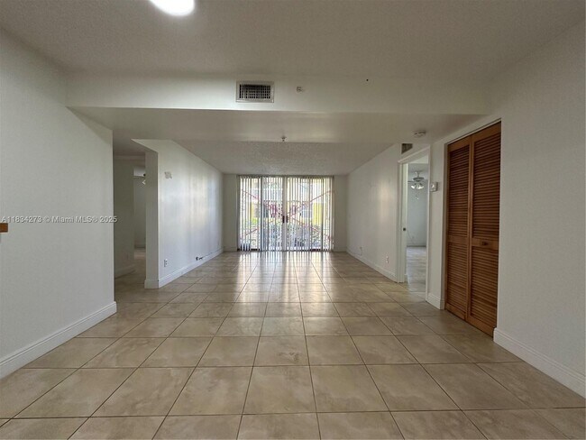 Foto del edificio - 1350 SE 3rd Ave