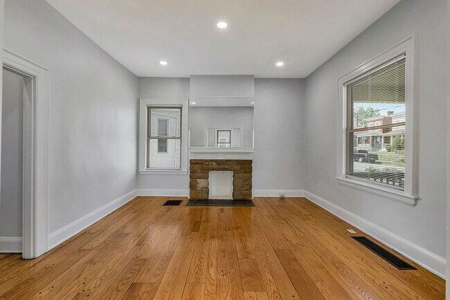 Building Photo - 2621 Marsh Ave
