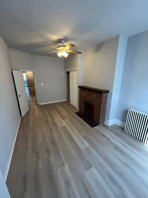 Front Bedroom - 118 S Washington St (Baltimore, MD)