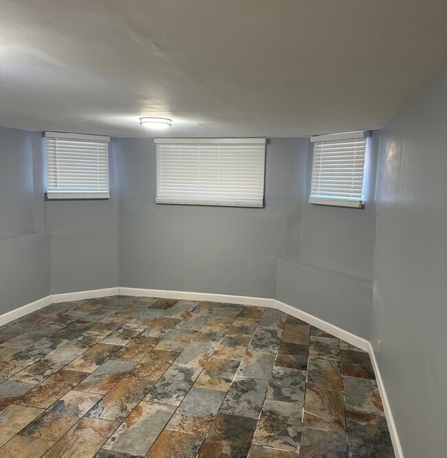 Foto del edificio - 7612 S Phillips Ave