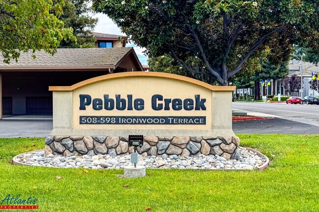 Foto del edificio - Pebble Creek | Lovely Condo | Prime Location