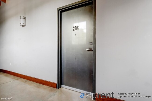 Foto del edificio - Studio, 1 bath Condo - 1725 14th St, Sacra...