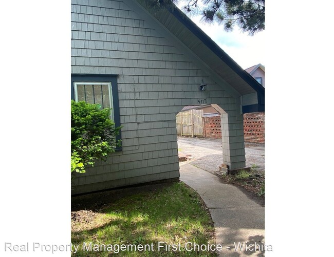 Building Photo - 3 br, 2 bath House - 4117 E Lewis St