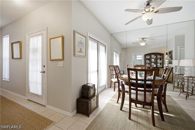 Foto del edificio - 7054 Barrington Cir