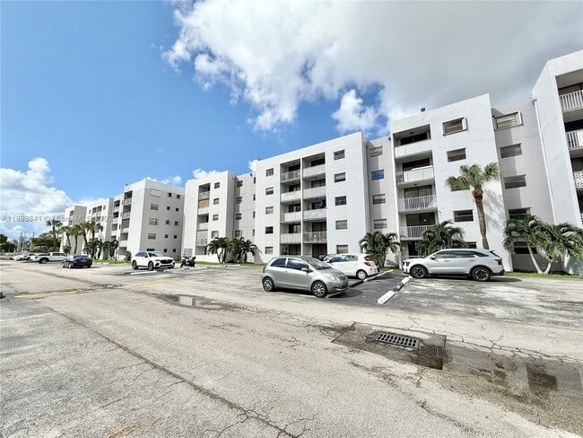 Foto del edificio - 8075 NW 7th St