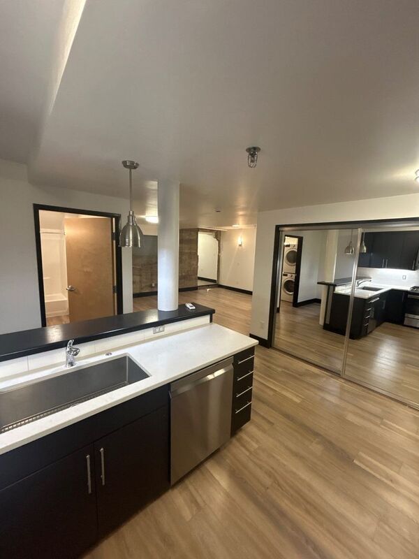 Foto del edificio - 160 Liberty St NE