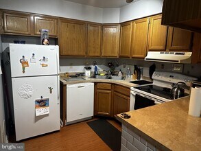 Building Photo - 2101 Cedar Run Dr