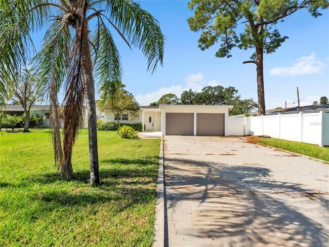 Foto del edificio - 4870 Venetian Blvd NE