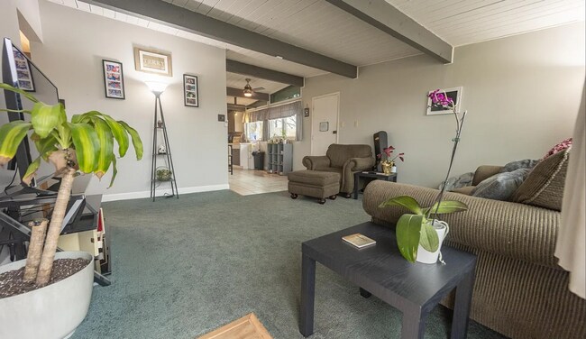 Foto del edificio - Don't miss out on calling this property your new home!