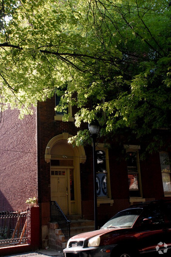 Primary Photo - 232 S 6th St