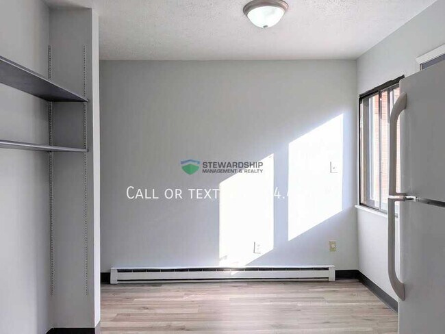 Foto del edificio - 235 Engadine Ct