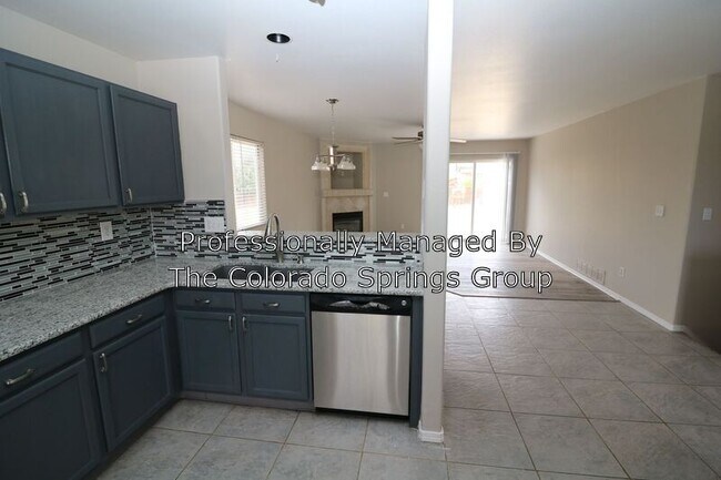 Building Photo - New Kitchen  Central Air