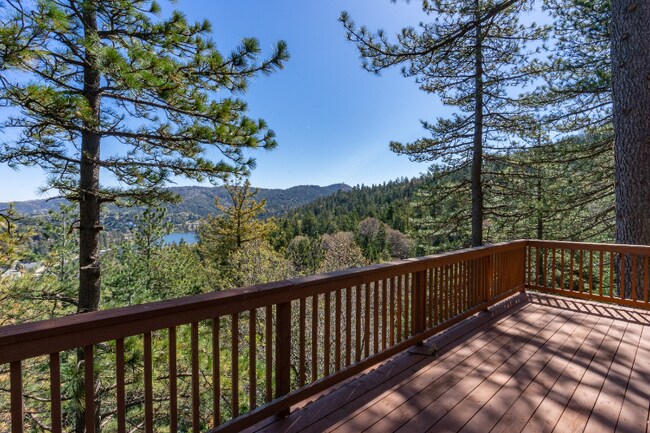 Building Photo - 23866 Lakeview Dr