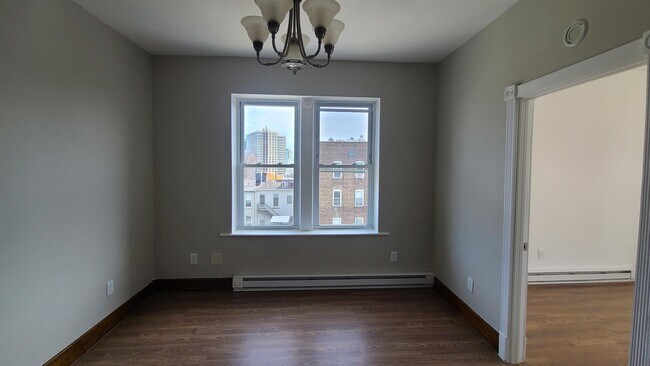 Foto del edificio - 15 Hopkins Ave