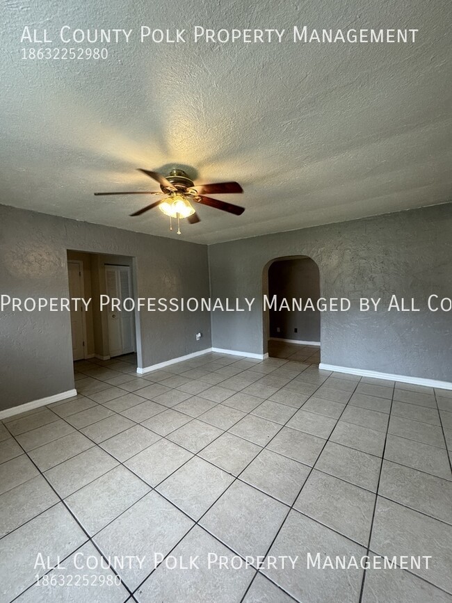 Foto del edificio - 3 Bedroom 1 Bath Home in St. Pete!