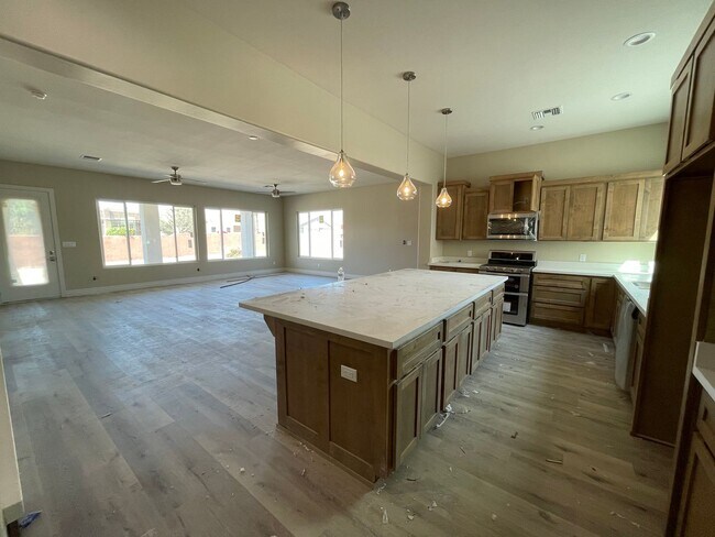 Foto del edificio - GORGEOUS FOOTHILLS VIEW - RAVINES HOME FOR...