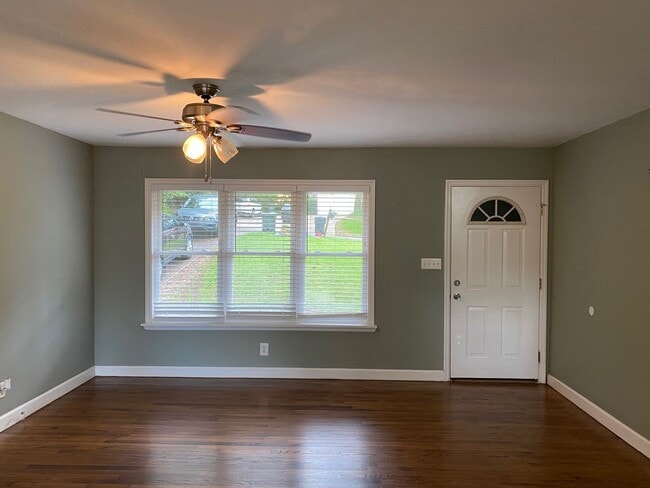 Photo - 1922 Sunset Ln House