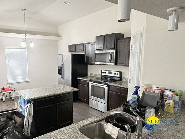 Building Photo - Spacious Home in Navarre Near Hurlburt Field