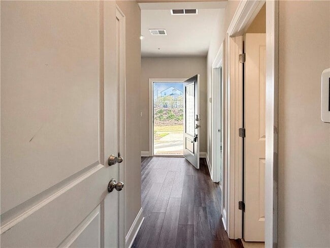 Building Photo - 732 Mulberry Walk