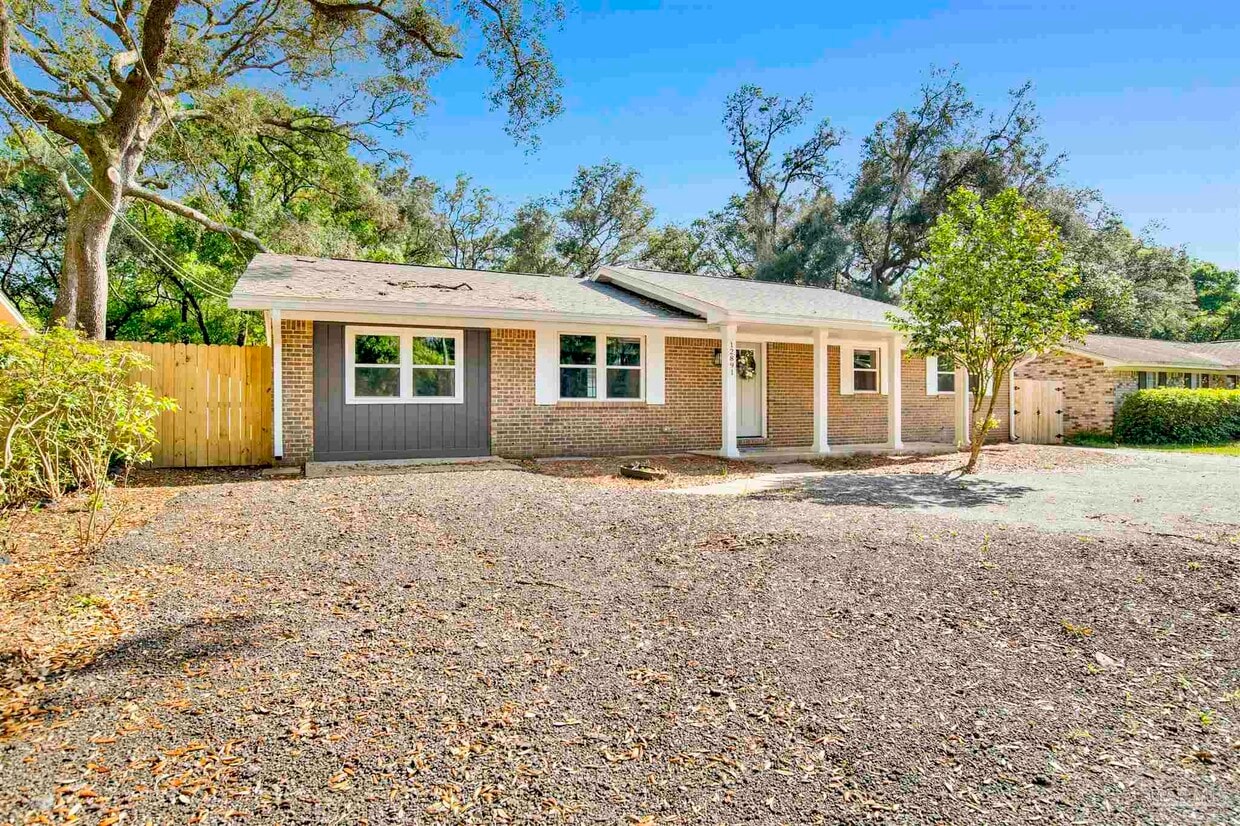 Primary Photo - 12891 Lillian Hwy