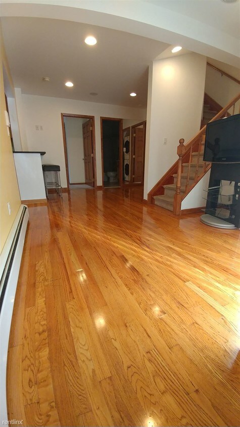 Foto principal - 6708 Exeter St