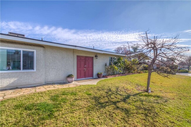 Foto del edificio - 14503 Calpella St