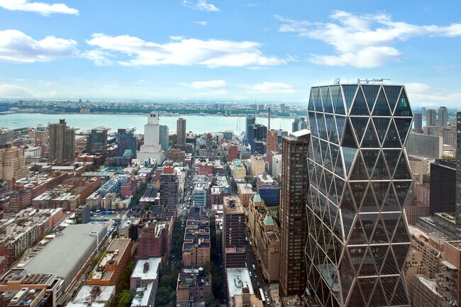 Foto del edificio - 230 W 56th St