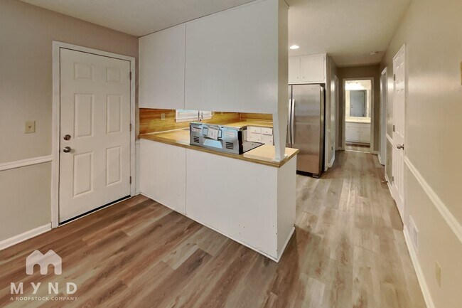 Foto del edificio - 2115 Grayson Ct
