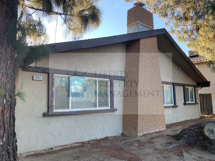 Primary Photo - 4281 N Chestnut Ave