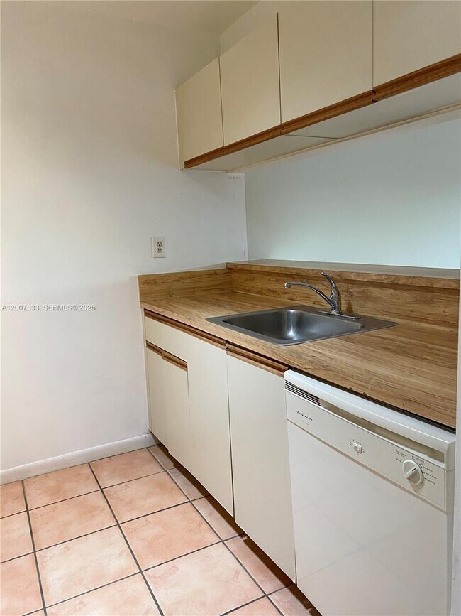 Foto del edificio - 11251 SW 13th St