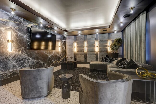 Foto del edificio - 7400 River Rd