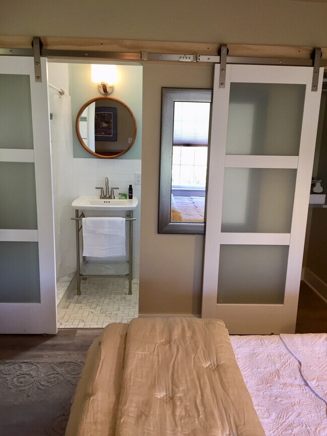 Foto del edificio - 375 Weaverville Rd