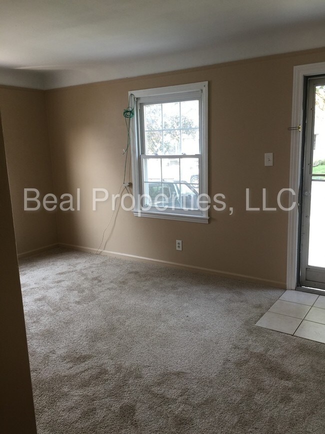 Building Photo - 1829 Montie Rd
