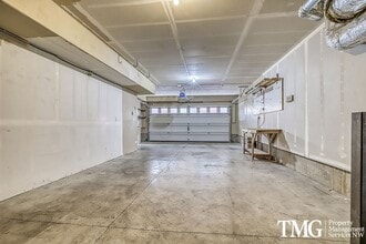 Building Photo - 1485 NE Alexandria Pl