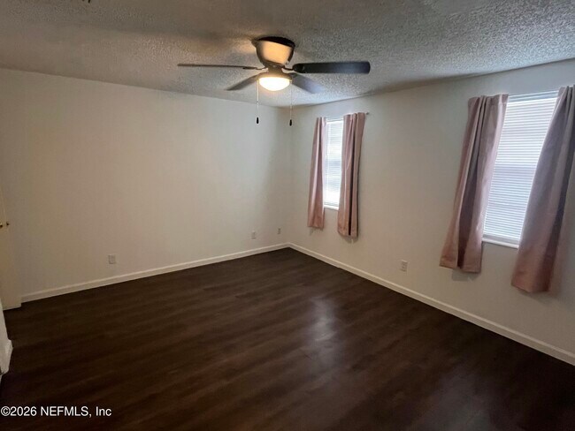 Building Photo - 1738 El Prado Rd