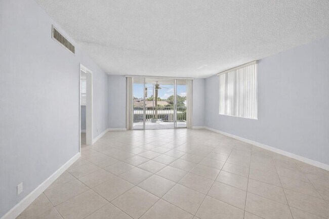 Foto del edificio - 931 Gardenia Dr