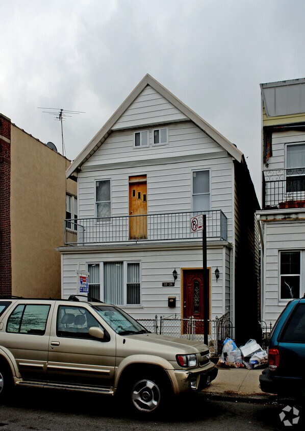 Foto del edificio - 32-26 45th St