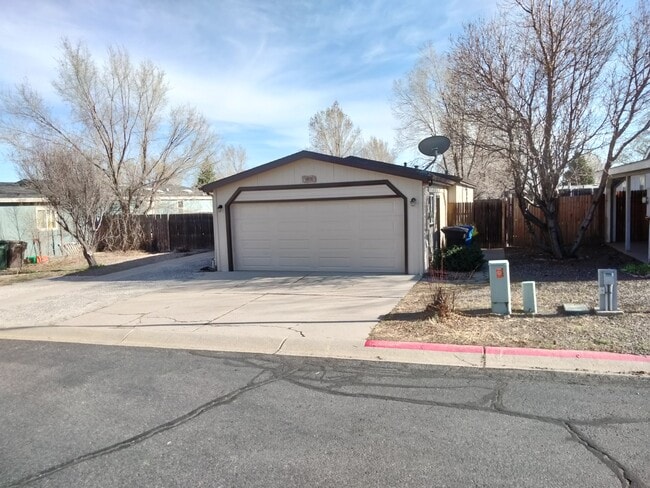 Foto del edificio - 4821 E Lowell Dr